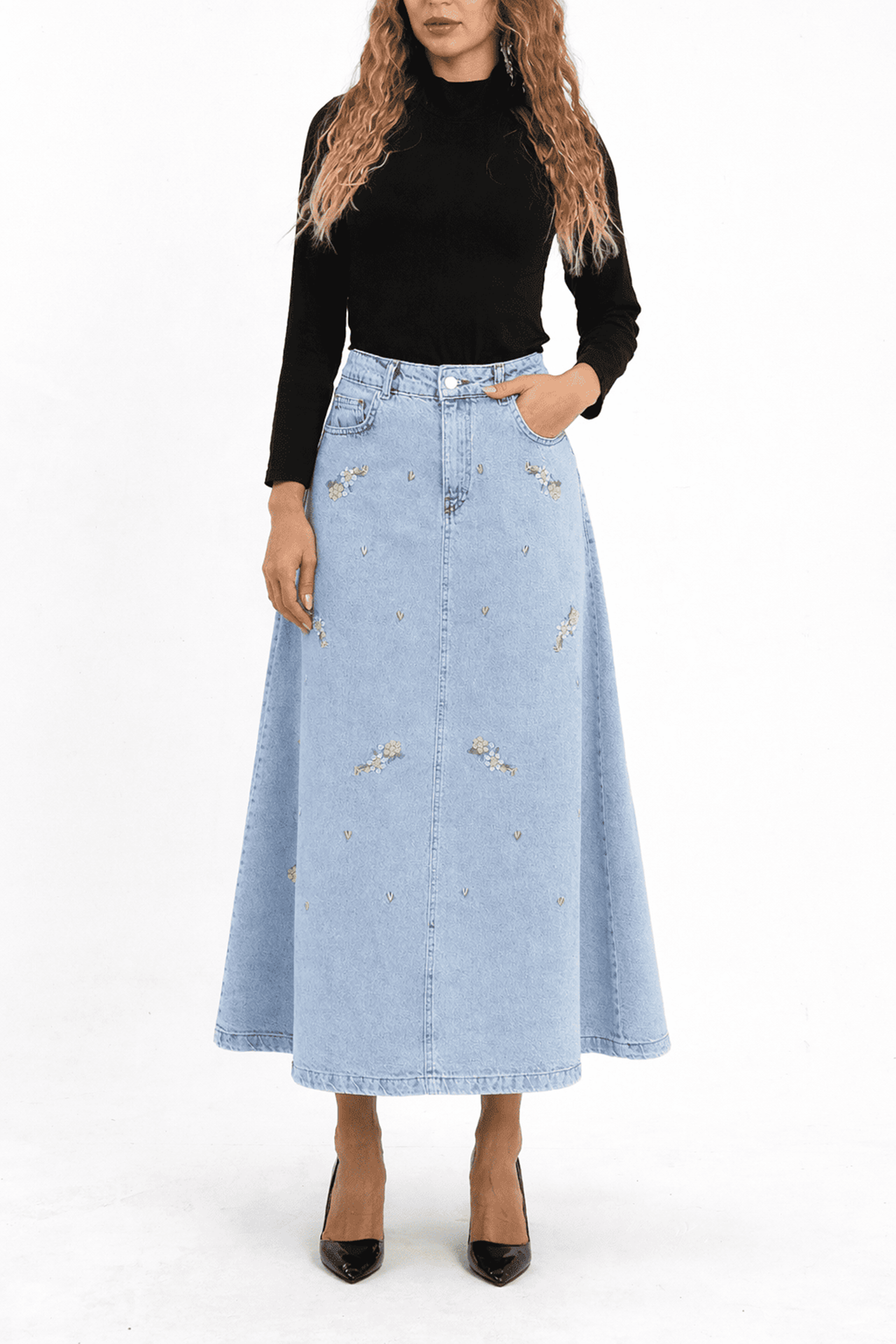 ÇİÇEKLİ NAKIŞ DETAYLI UZUN DENİM ETEK- AÇIK MAVİ