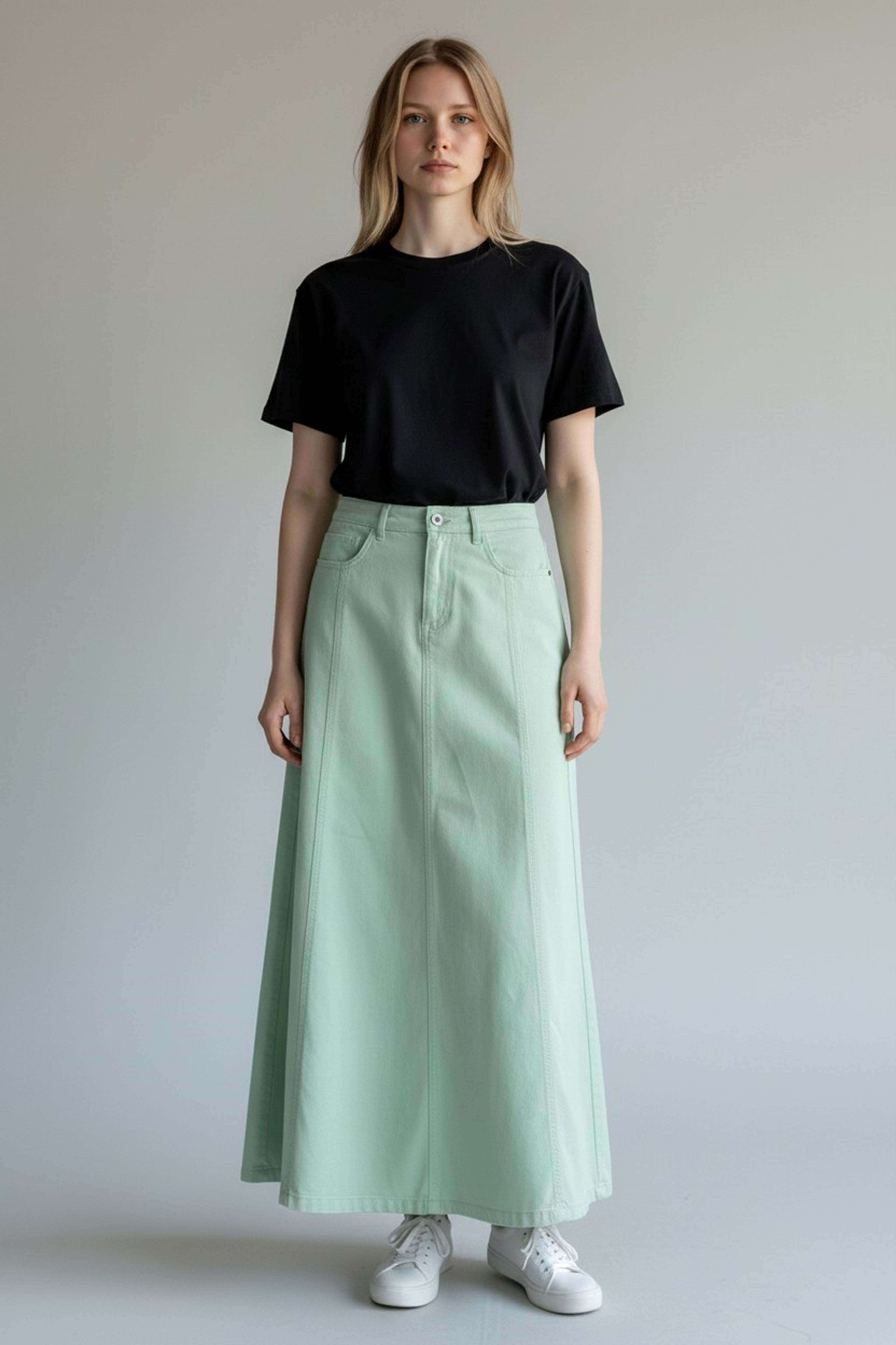 تنورة جينز طويلة بأجزاء مقسمة