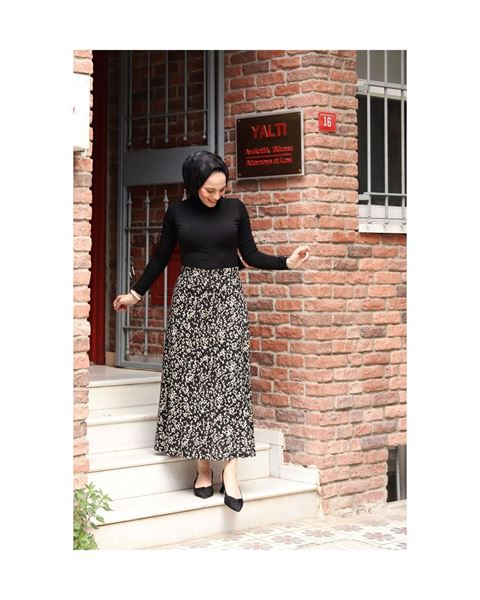 تنورة من الفيسكوز بأزرار، أسود/بيج