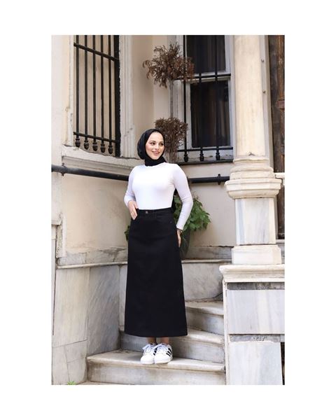 تنورة حجاب سوداء