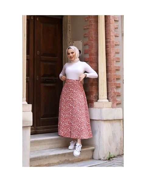 تنورة من الفيسكوز بأزرار