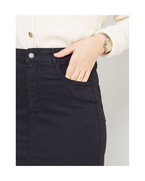 تنورة ميدي من الليكرا والجبردين، باللون الأسود