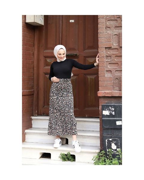 تنورة من القطن الممشط من الفيسكوز باللون الأسود والبني