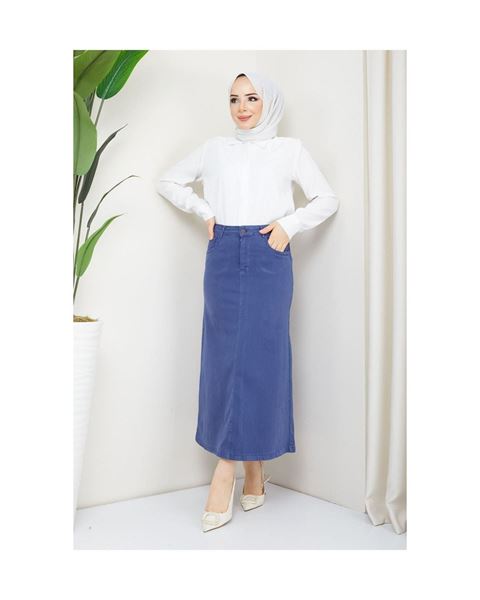 تنورة متوسطة الطول من الليكرا والجبردين باللون الأزرق الداكن