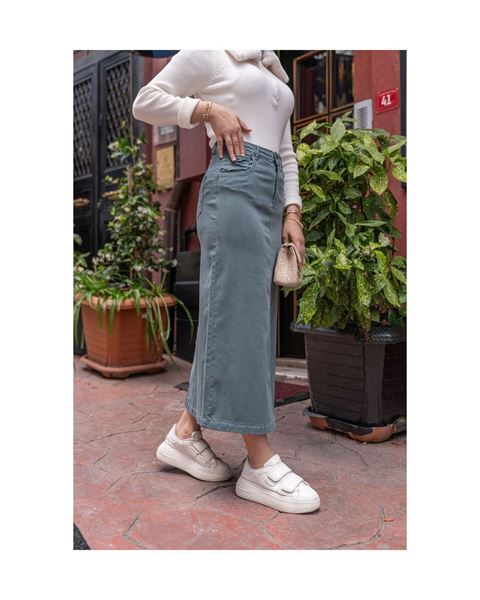 تنورة متوسطة الطول من الليكرا والجبردين باللون الأزرق