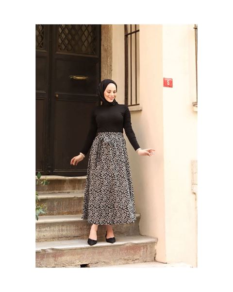 تنورة مولانا بحزام أسود