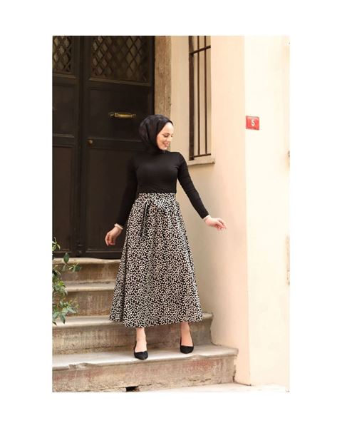 تنورة مولانا بحزام أسود