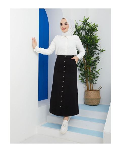 تنورة غاباردين بأزرار سوداء