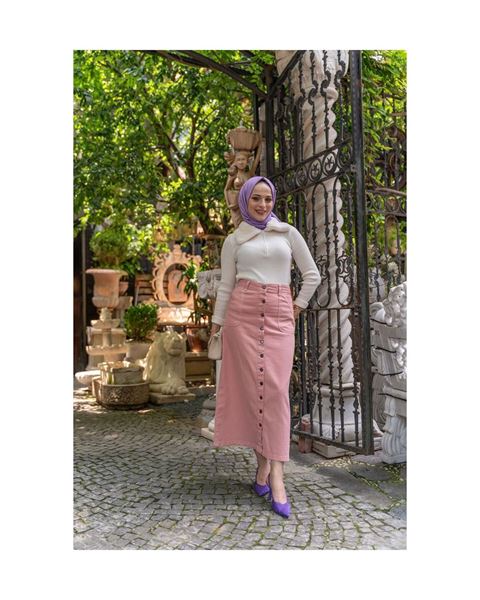 تنورة من الجبردين بأزرار