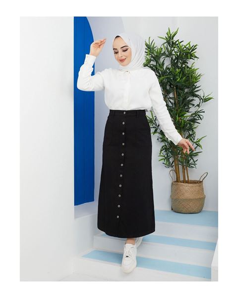 تنورة غاباردين بأزرار سوداء