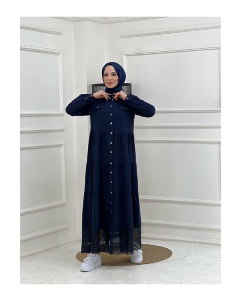 فستان جينز بأزرار من قماش طبيعي مزين بالدانتيل، أزرق داكن