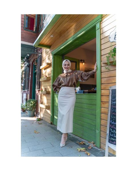 تنورة قماشية كريمية