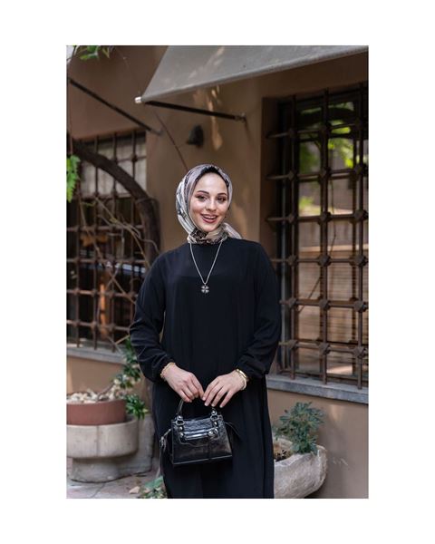 تونيك بحافة بيضاوية – لوزي وأسود