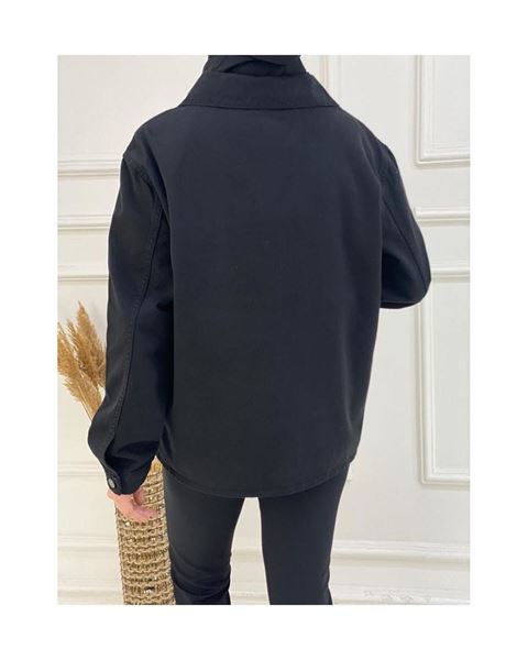 جاكيت أسود بثلاثة جيوب