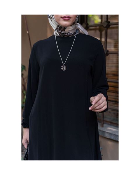 تونيك بحافة بيضاوية – لوزي وأسود