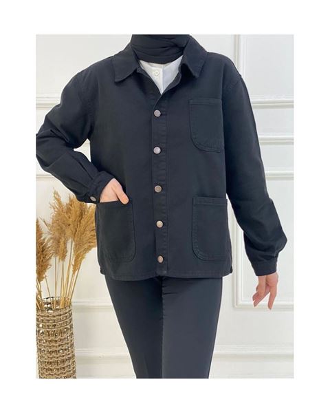 جاكيت أسود بثلاثة جيوب