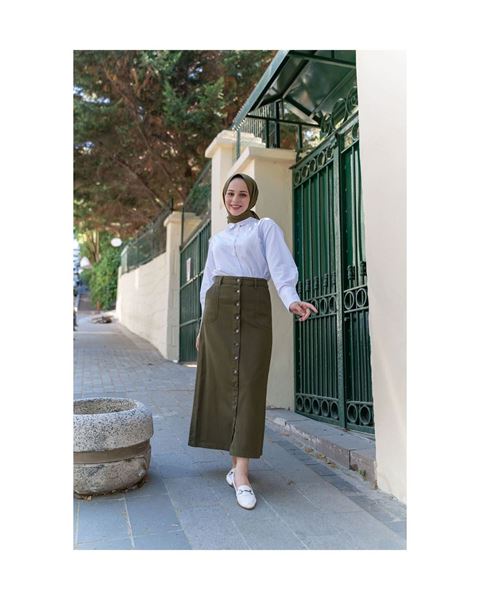 تنورة غاباردين بأزرار كاكي