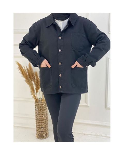 جاكيت أسود بثلاثة جيوب