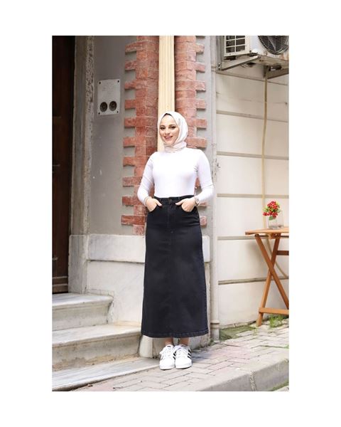 تنورة جينز سوداء بنقشة نجمة من القماش الطبيعي