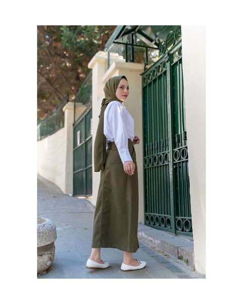 تنورة غاباردين بأزرار كاكي