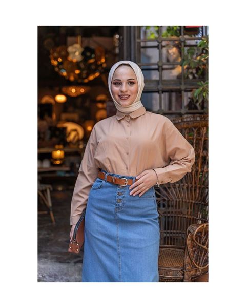 تنورة جينز بحزام من القماش الطبيعي باللون الأزرق الفاتح