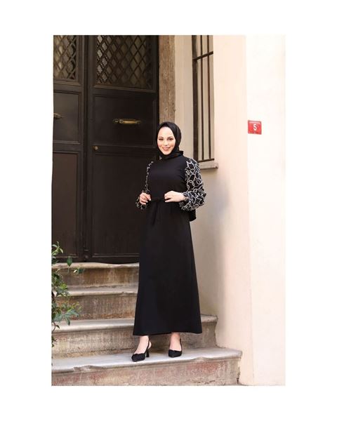 فستان توجبا بأكمام شيفون دائرية منقوش - أسود