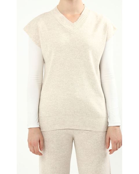 ل V وبنطال – لون كريمي