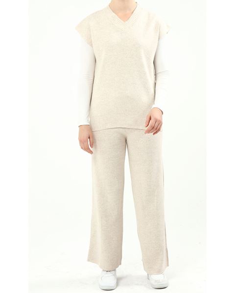 ل V وبنطال – لون كريمي