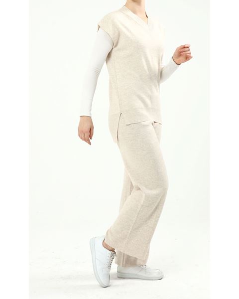 ل V وبنطال – لون كريمي