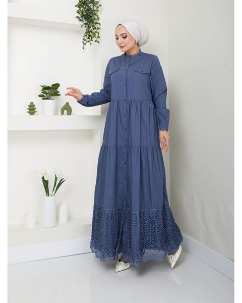 فستان من القماش الطبيعي مزين بالدانتيل وأزرار (نيلي)