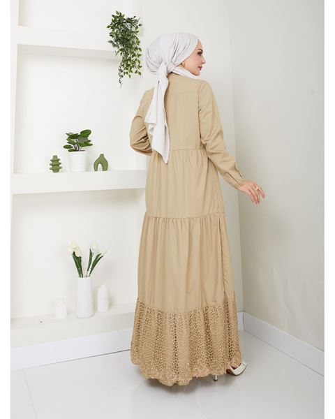 فستان كاكي من القماش الطبيعي بأزرار