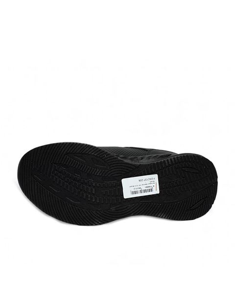 حذاء رياضي أسود