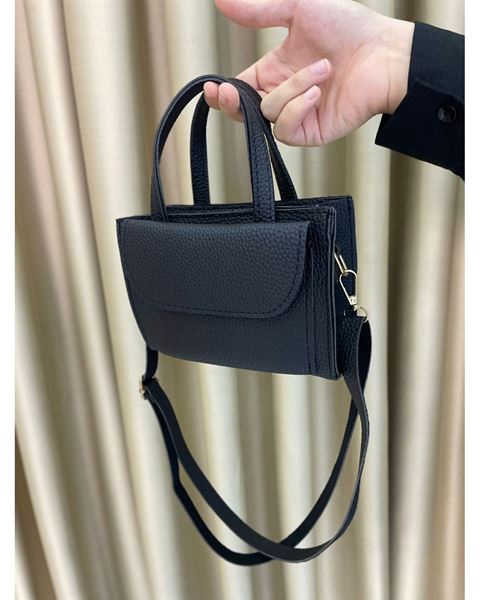 حقيبة يد وكتف صغيرة الحجم باللون الأسود