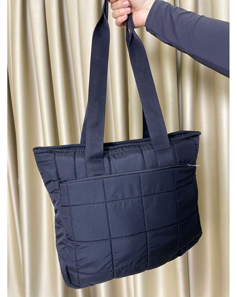 حقائب يد كبيرة الحجم مبطنة باللون الأسود