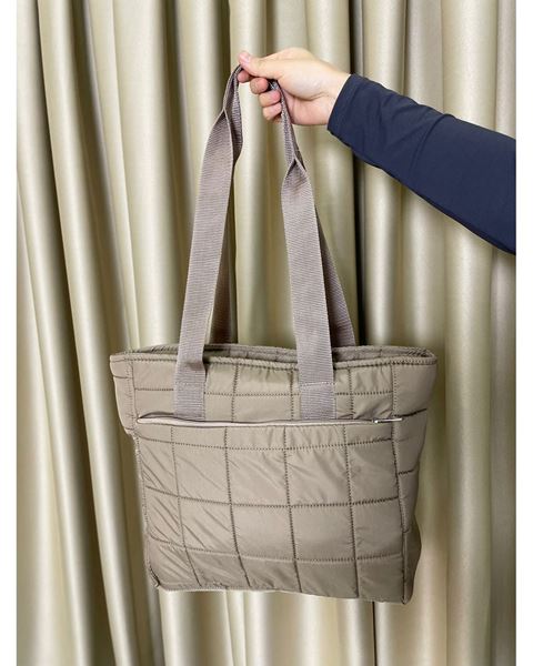 حقائب يد مبطنة كبيرة الحجم باللون البيج