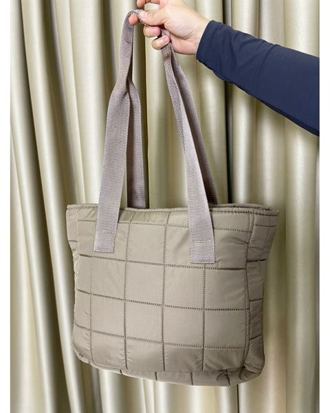 حقائب يد مبطنة كبيرة الحجم باللون البيج