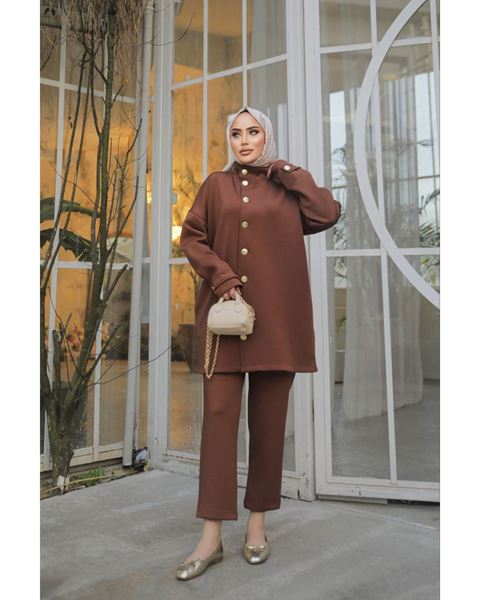 بدلة غوص كبيرة الحجم باللون البني