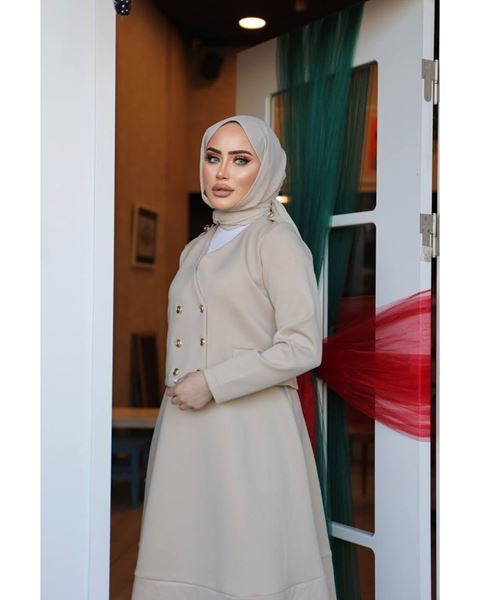 طقم غوص مزدوج الصدر مع سترة وتنورة، كريمي