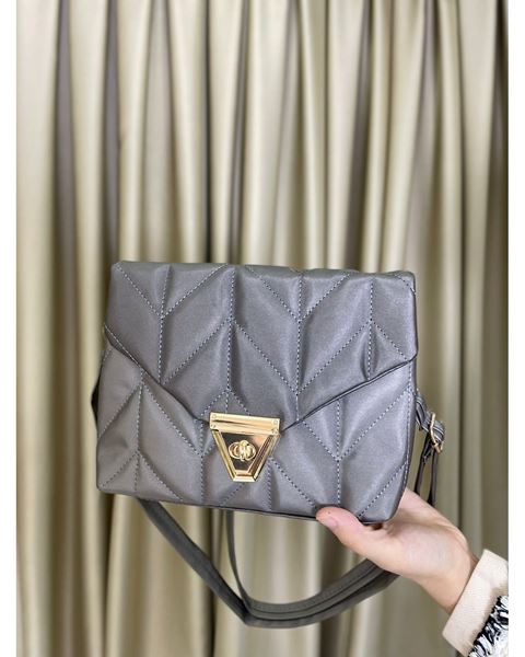 حقيبة ذراع وكتف مبطنة باللون الفحمي