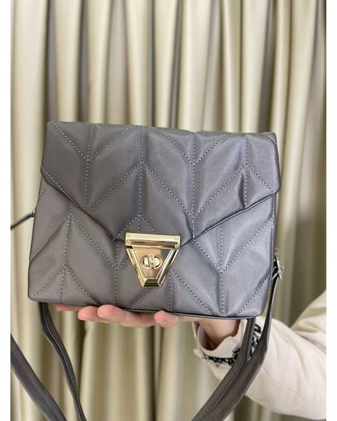 حقيبة ذراع وكتف مبطنة باللون الفحمي