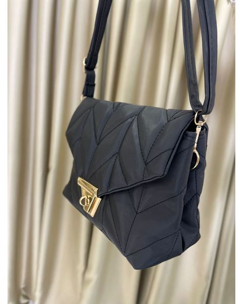 حقيبة ذراع وكتف مبطنة باللون الأسود