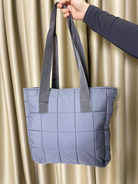 حقائب يد مبطنة كبيرة الحجم باللون الرمادي