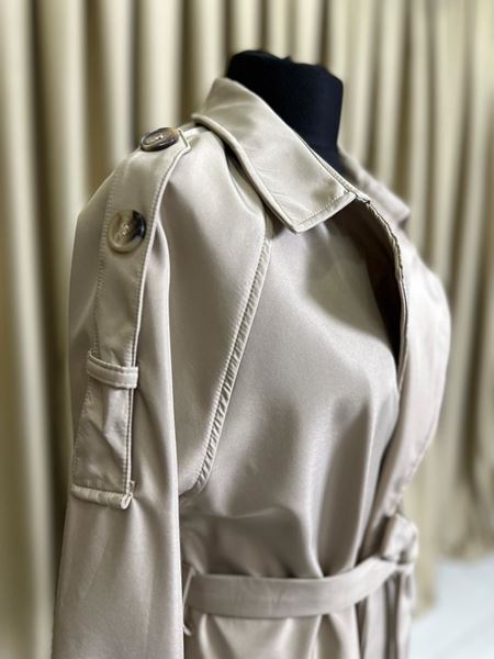 معطف ترنش برباط الخصر بيج