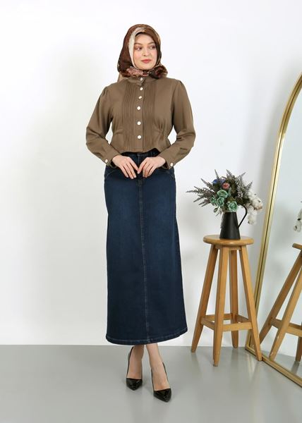 بنطال جينز أزرق داكن مع تفاصيل جيوب