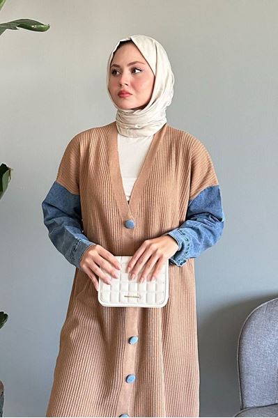 كارديجان جينز محبوك بأكمام بلون الجمل