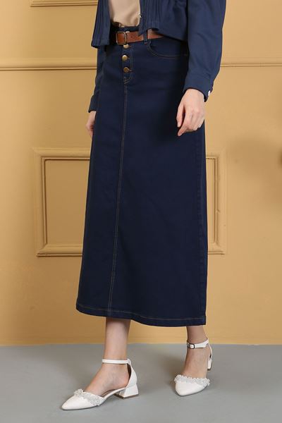 تنورة جينز بحزام من القماش الطبيعي باللون الأزرق الداكن