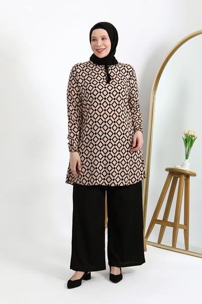 تونيك بقصة مريحة من قماش فيسكون بنقشة مربعة مقاس كبير، لون بيج أسود