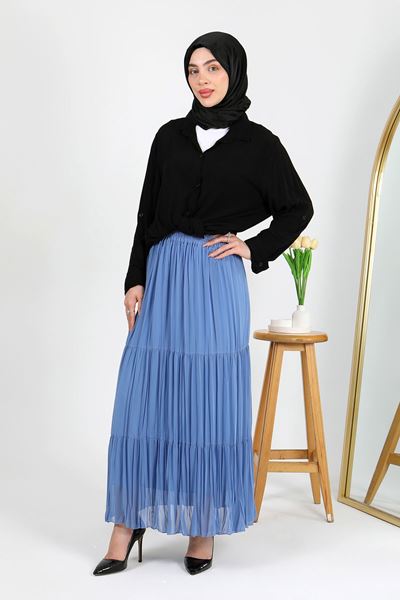 تنورة نسائية مطوية مبطنة بالشيفون باللون الأزرق