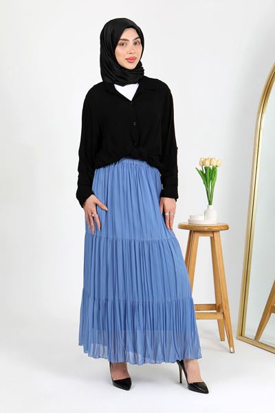 تنورة نسائية مطوية مبطنة بالشيفون باللون الأزرق