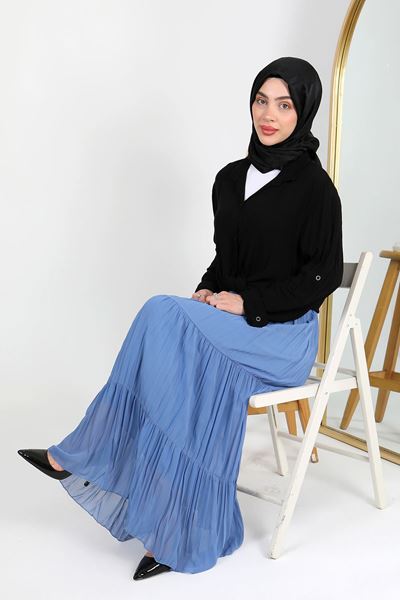 تنورة نسائية مطوية مبطنة بالشيفون باللون الأزرق